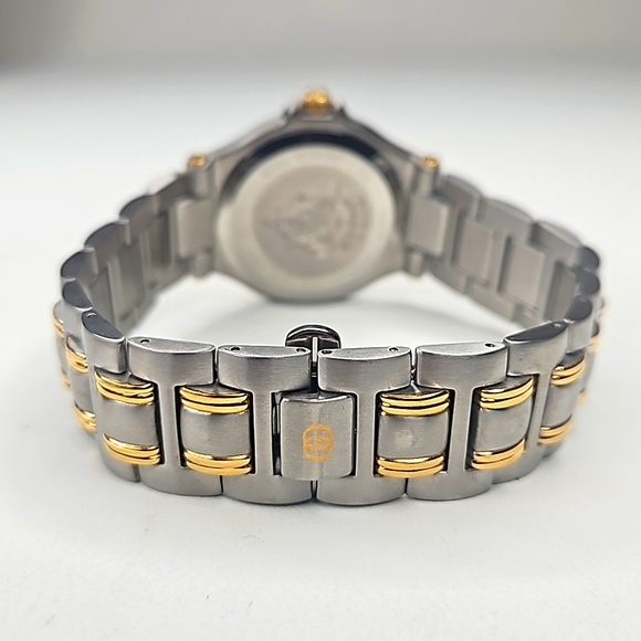 Authentic Gucci Watch 9040 M Mens Dial Quartz Two-Tone Link Date Watch - Picture 7 of 16